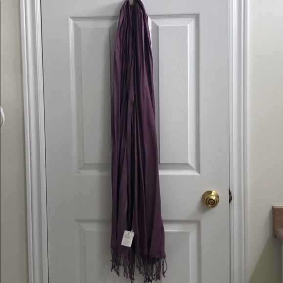New 100% Viscose purple long wide scarf/wrap - Picture 1 of 4